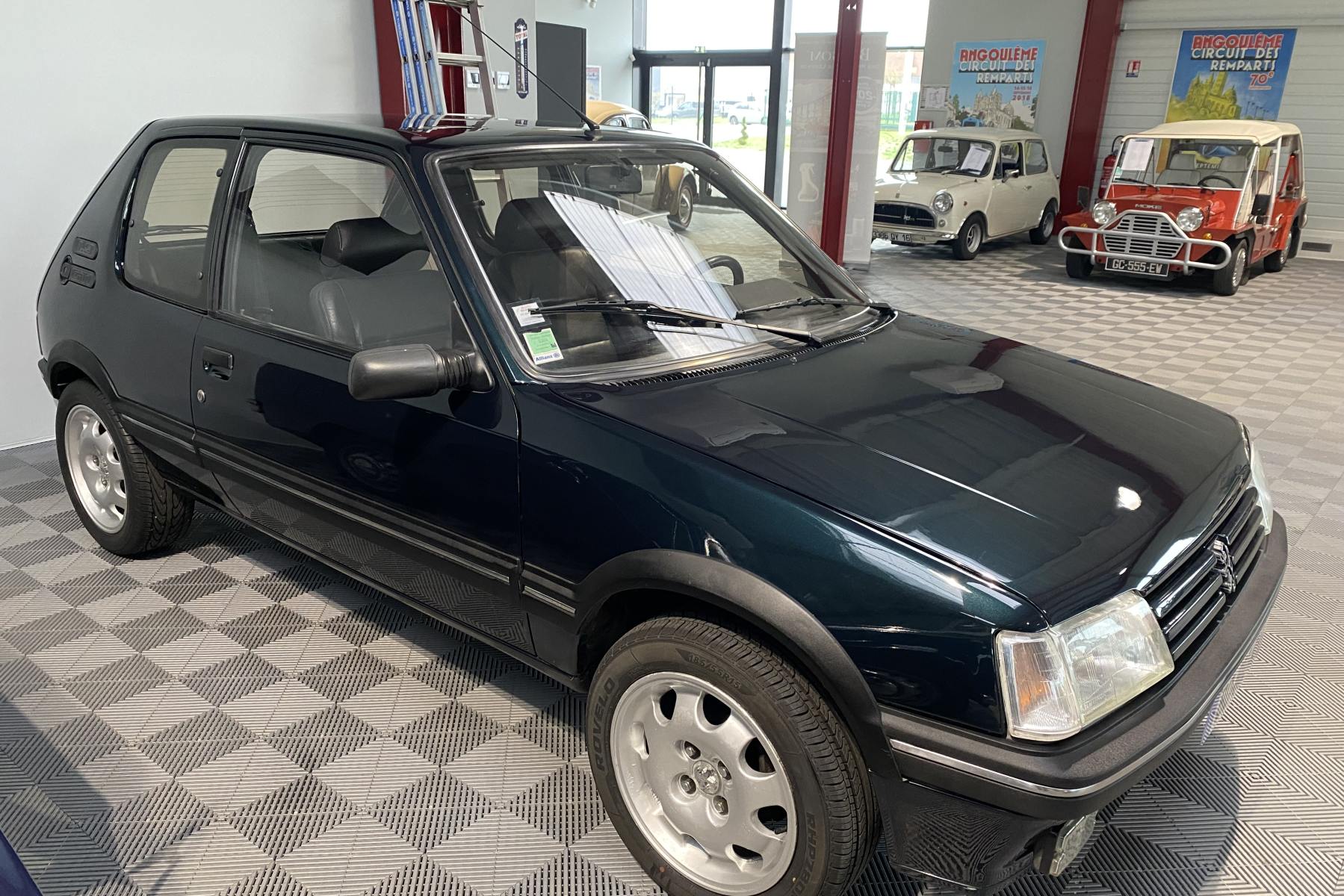 annonce - vente - 205 GTI 1.9 Gentry - Peugeot - Classic Auto Restor - Angouleme - Charente - France