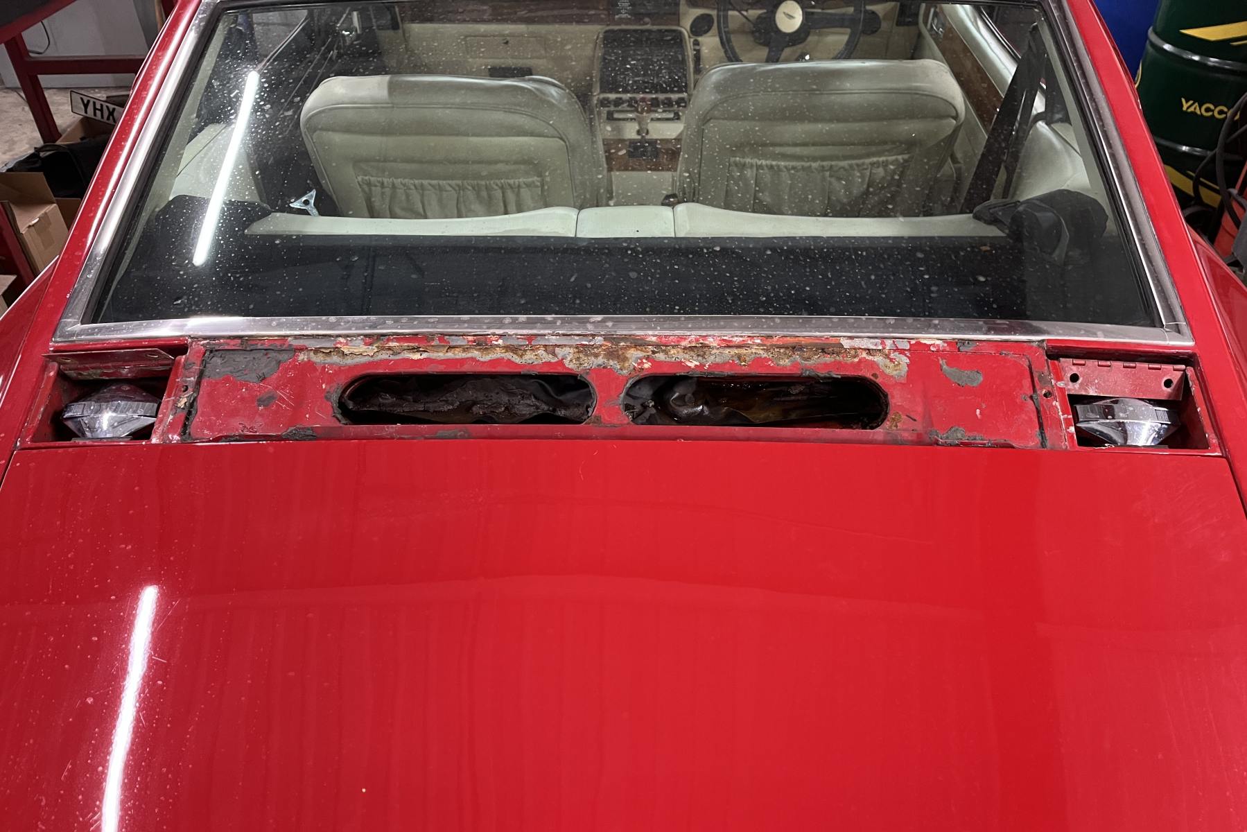 Agrandir = AM V8 Oscar India